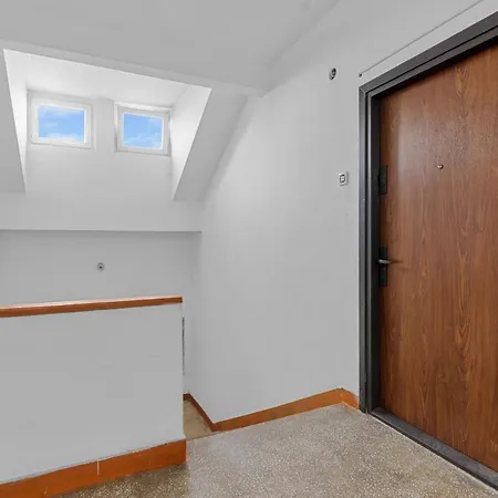 Garibaldi Studio Apartment